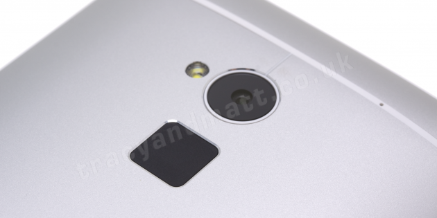 HTC One Max unboxing and hands-on video