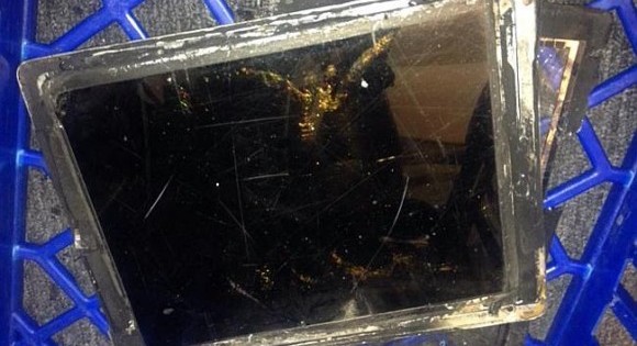 iPad Air Explodes in Australian Vodafone Shop